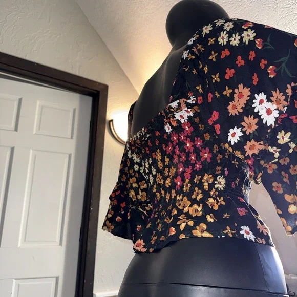 Patrons Of Peace Smocked Peasant Black Top Vibrant Flower Tiered Bell Sleeves XS - Picture 7 of 10